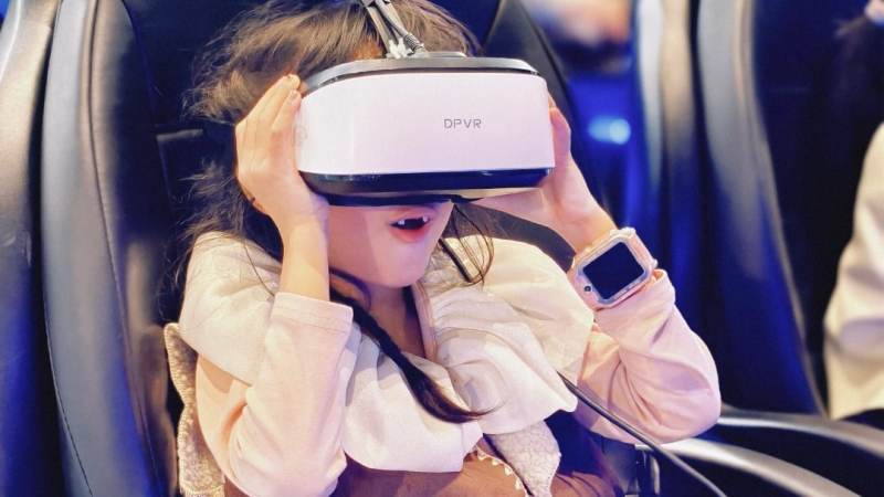 VR头显佩戴舒适度调整技巧:从压迫感到稳固贴合的完整方案